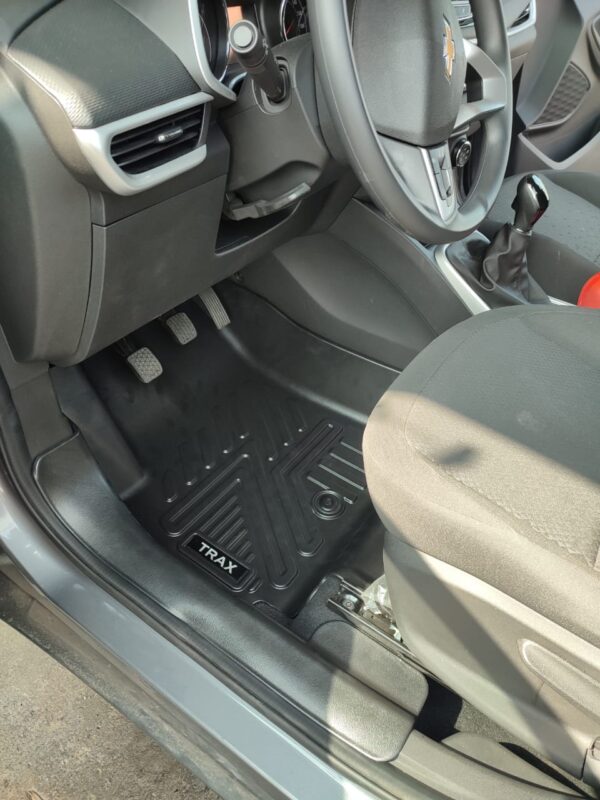Moqueta Bandeja Plástica Chevrolet Tracker 2021 - 2023 - Imagen 2